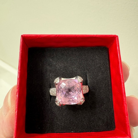 Ring - Picture 5 of 5